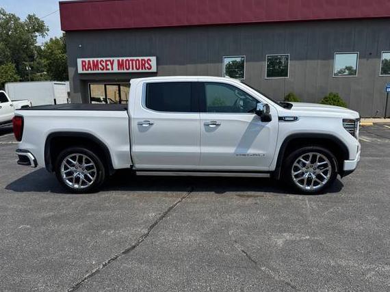 GMC SIERRA 2023 1GTUUGE8XPZ272140 image