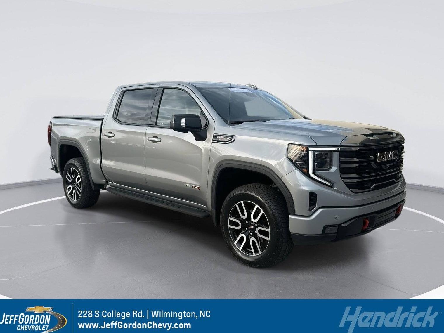 GMC SIERRA 2024 1GTUUEEL6RZ154193 image