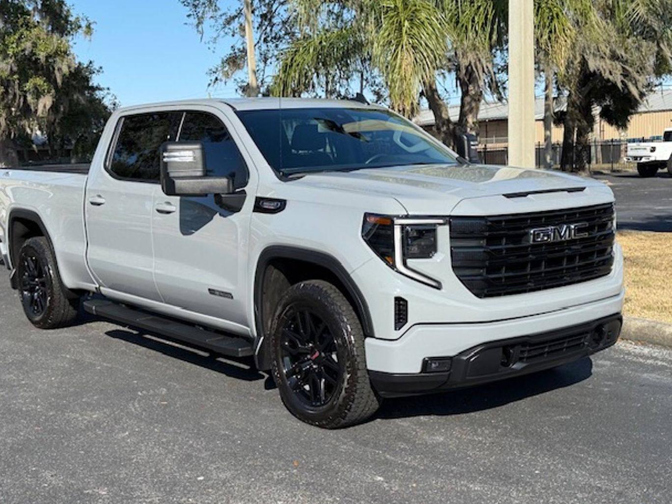 GMC SIERRA 2024 3GTUUCE88RG312176 image