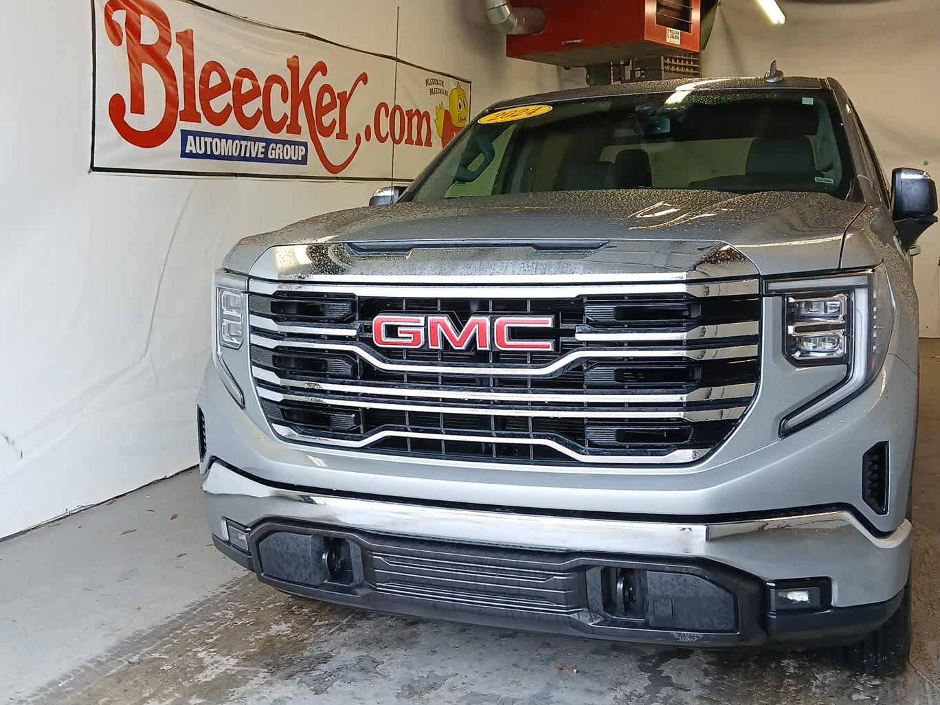 GMC SIERRA 2024 1GTUUDEDXRZ269141 image