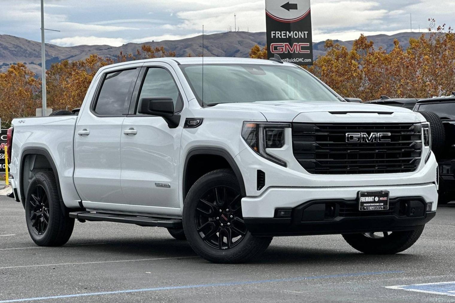 GMC SIERRA 2025 3GTUUCE88SG135909 image