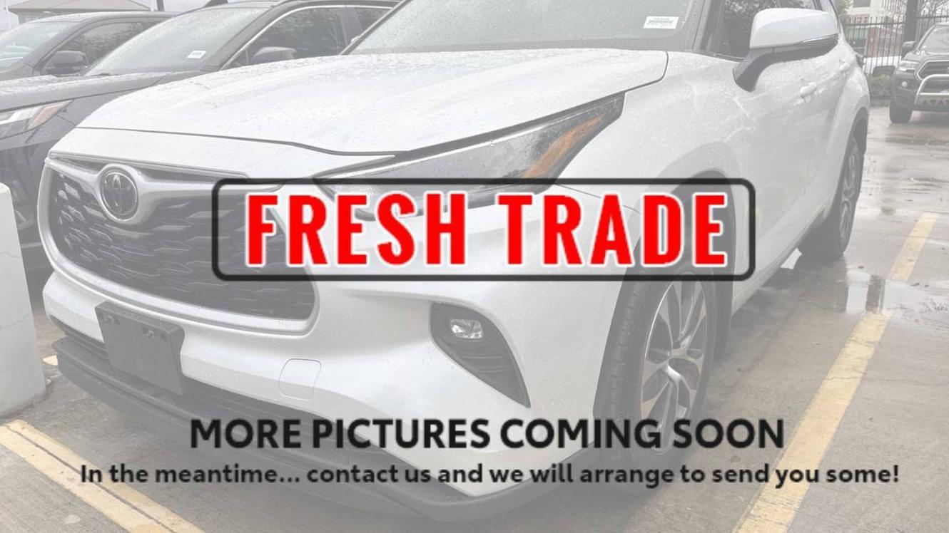 TOYOTA HIGHLANDER 2023 5TDKDRAH6PS013879 image