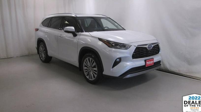 TOYOTA HIGHLANDER 2023 5TDEBRCH6PS108894 image