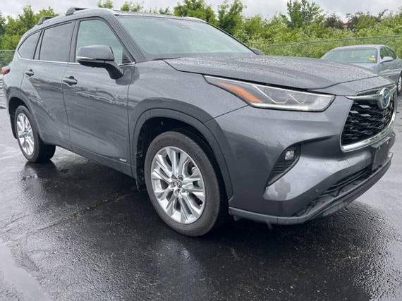 TOYOTA HIGHLANDER 2023 5TDXBRCH8PS580961 image