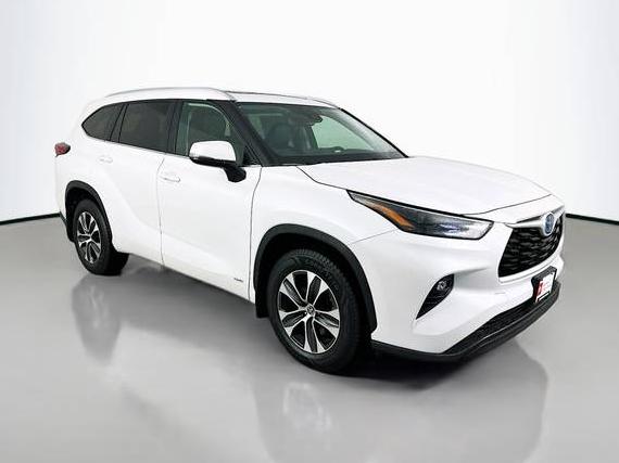 TOYOTA HIGHLANDER 2023 5TDKBRCH9PS117821 image