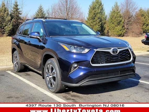 TOYOTA HIGHLANDER 2023 5TDKDRBHXPS503871 image