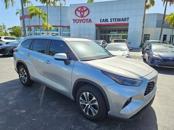 TOYOTA HIGHLANDER 2023 5TDKDRAH9PS018252 image