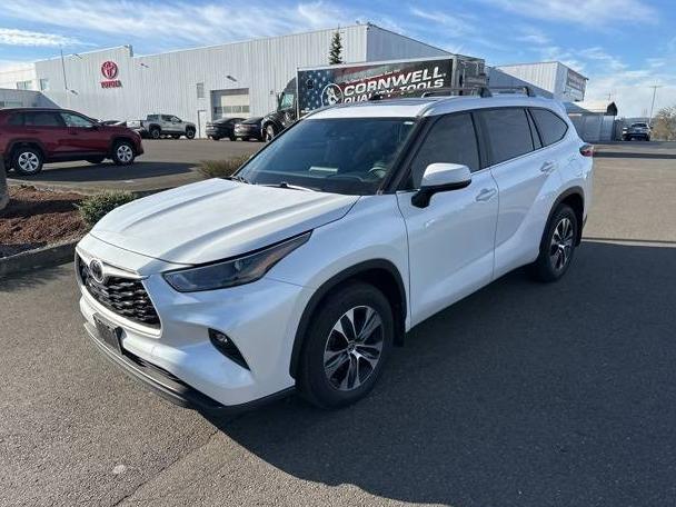 TOYOTA HIGHLANDER 2023 5TDKDRBH8PS512018 image