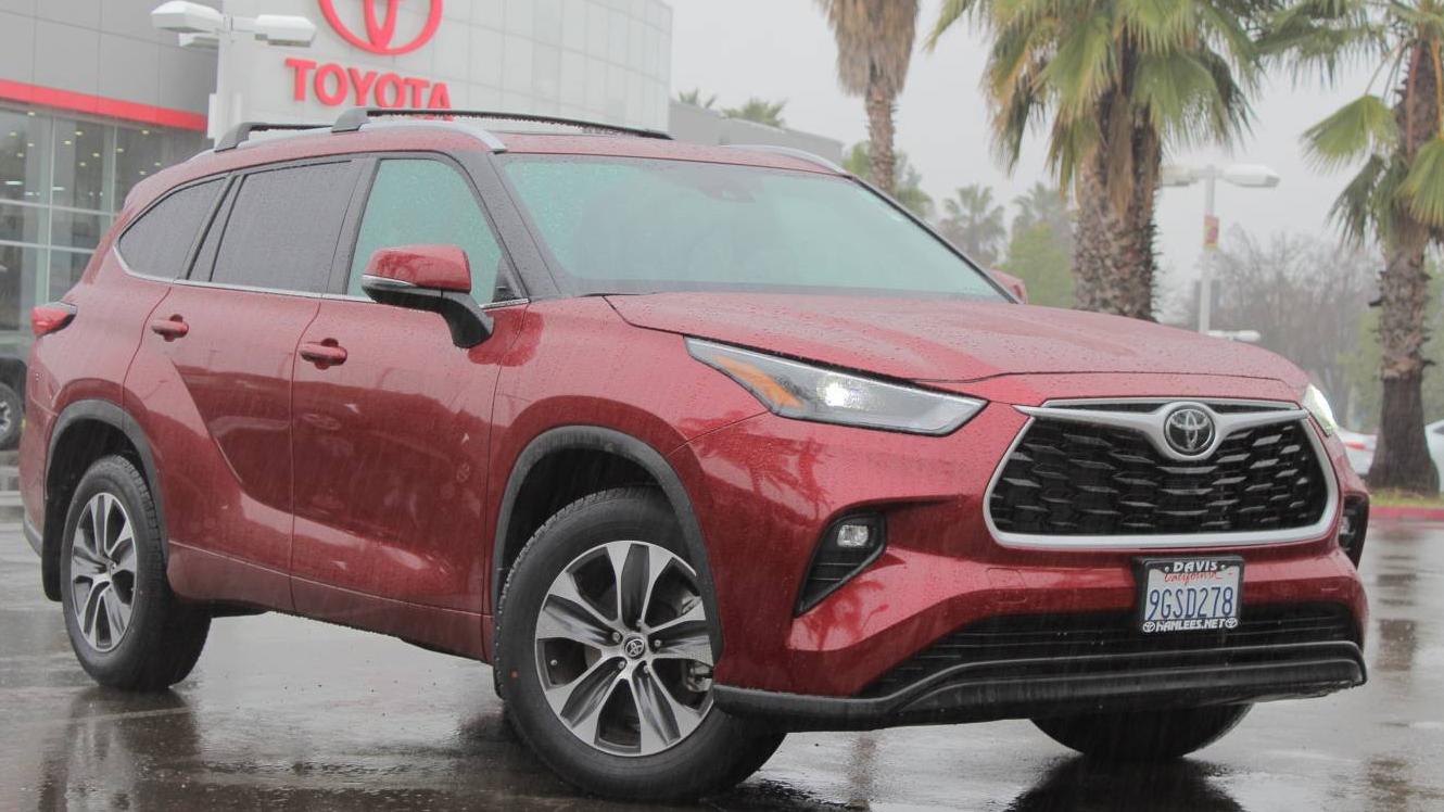 TOYOTA HIGHLANDER 2023 5TDKDRBH2PS040236 image