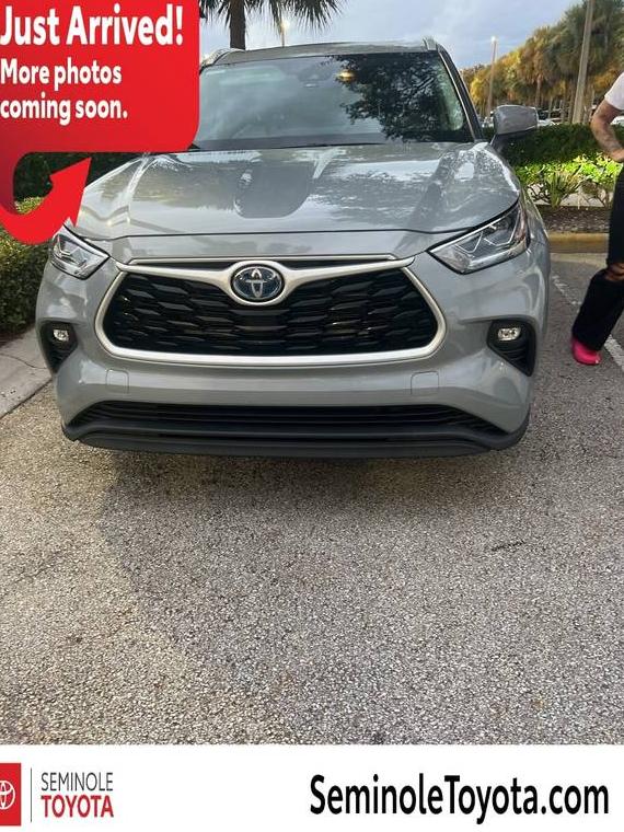 TOYOTA HIGHLANDER 2023 5TDAARAH2PS527474 image