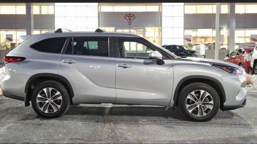 TOYOTA HIGHLANDER 2023 5TDKBRCH9PS584866 image