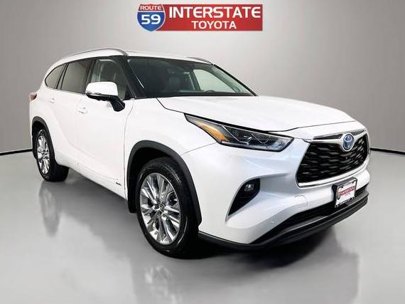 TOYOTA HIGHLANDER 2023 5TDXBRCH7PS582958 image
