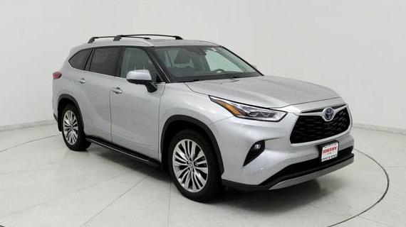TOYOTA HIGHLANDER 2023 5TDEBRCH7PS130127 image