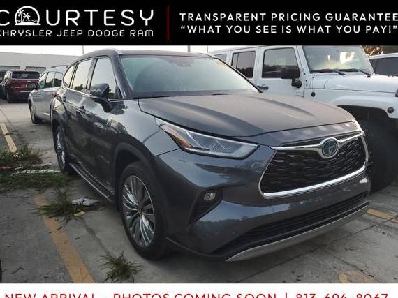TOYOTA HIGHLANDER 2023 5TDEBRCH7PS577668 image