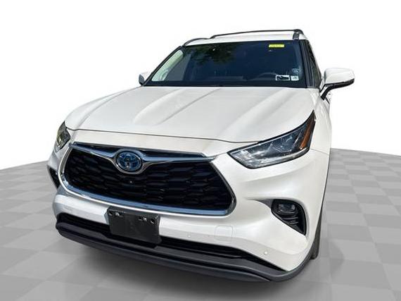 TOYOTA HIGHLANDER 2023 5TDXBRCH7PS125762 image