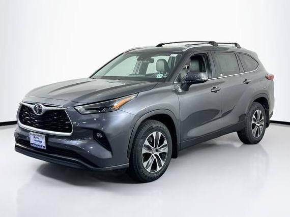 TOYOTA HIGHLANDER 2023 5TDKDRBH5PS038271 image