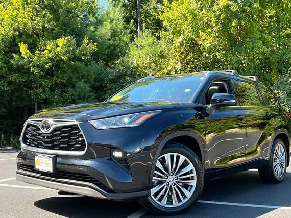 TOYOTA HIGHLANDER 2023 5TDKDRBHXPS002043 image TOYOTA HIGHLANDER 2023 5TDKDRBHXPS002043 image