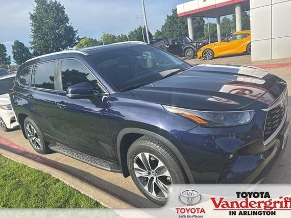 TOYOTA HIGHLANDER 2023 5TDKARAH8PS019336 image