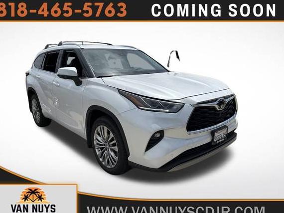 TOYOTA HIGHLANDER 2023 5TDKDRAH6PS509829 image