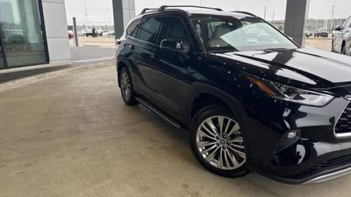 TOYOTA HIGHLANDER 2023 5TDKDRAH1PS045235 image