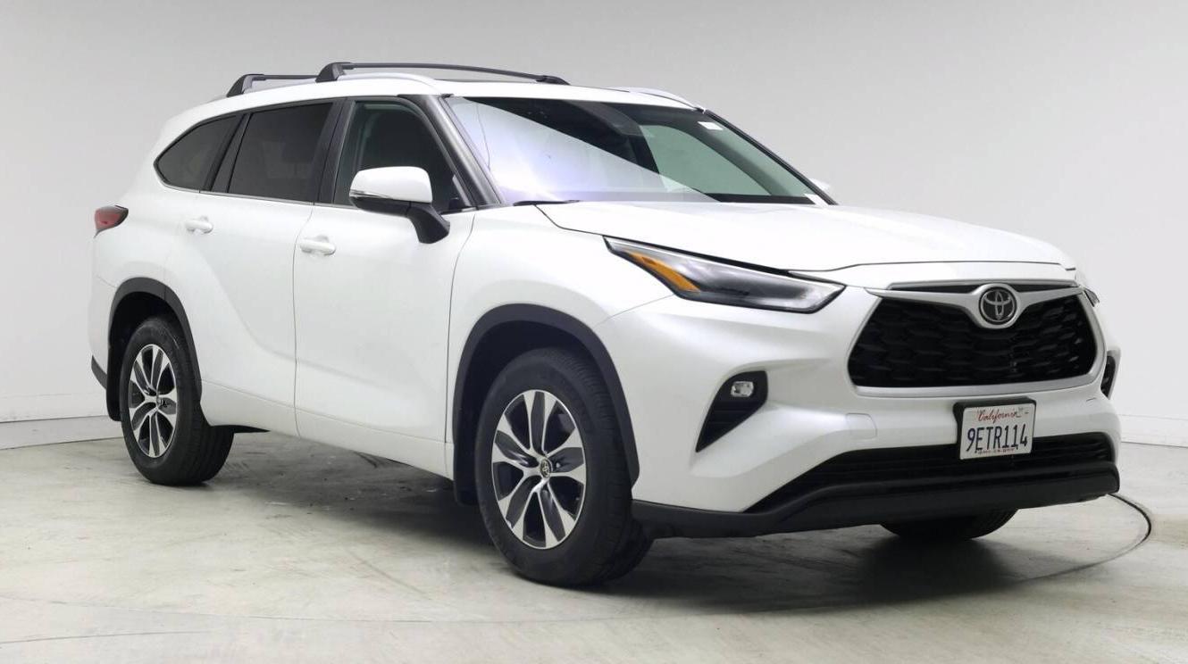 TOYOTA HIGHLANDER 2023 5TDKDRAH9PS017327 image