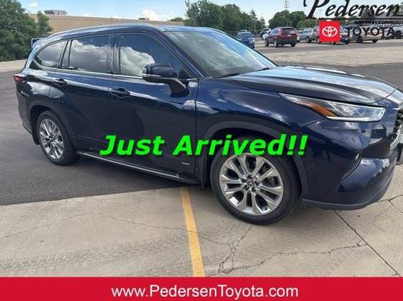 TOYOTA HIGHLANDER 2023 5TDXBRCH4PS563560 image