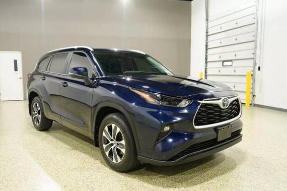 TOYOTA HIGHLANDER 2023 5TDKDRBH9PS004656 image