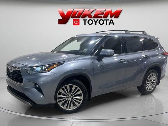TOYOTA HIGHLANDER 2023 5TDKDRBH2PS024389 image