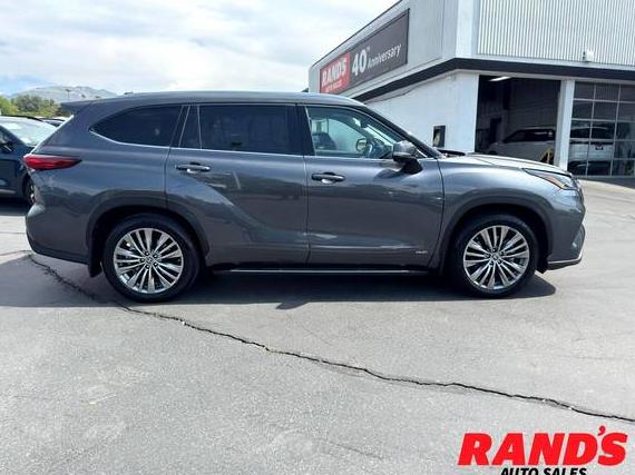 TOYOTA HIGHLANDER 2023 5TDEBRCH8PS105592 image