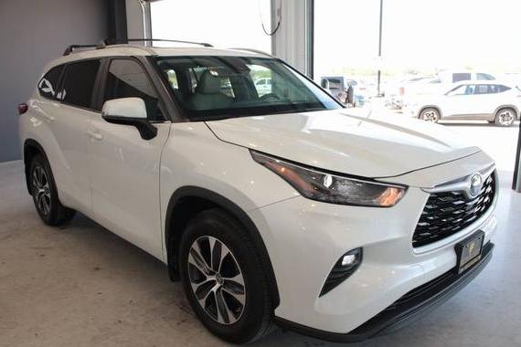 TOYOTA HIGHLANDER 2023 5TDKDRAH7PS010070 image