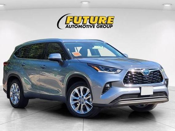 TOYOTA HIGHLANDER 2023 5TDXBRCH9PS582010 image