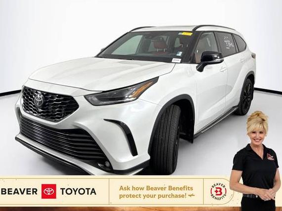 TOYOTA HIGHLANDER 2023 5TDKDRAH6PS517722 image