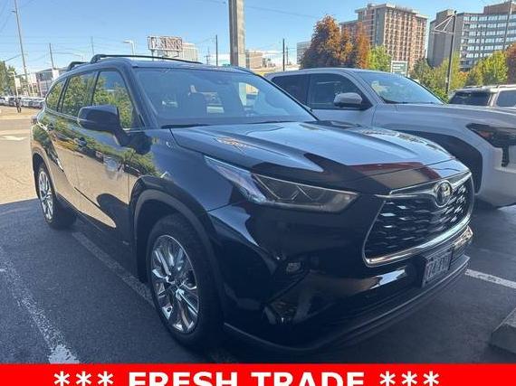 TOYOTA HIGHLANDER 2023 5TDXBRCHXPS575423 image