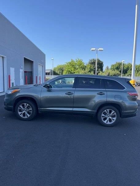 TOYOTA HIGHLANDER 2016 5TDZKRFH9GS159156 image