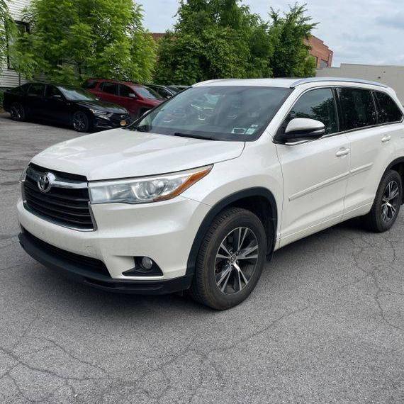 TOYOTA HIGHLANDER 2016 5TDJKRFH8GS253428 image
