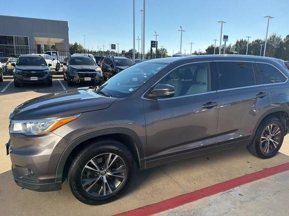 TOYOTA HIGHLANDER 2016 5TDKKRFH0GS122689 image