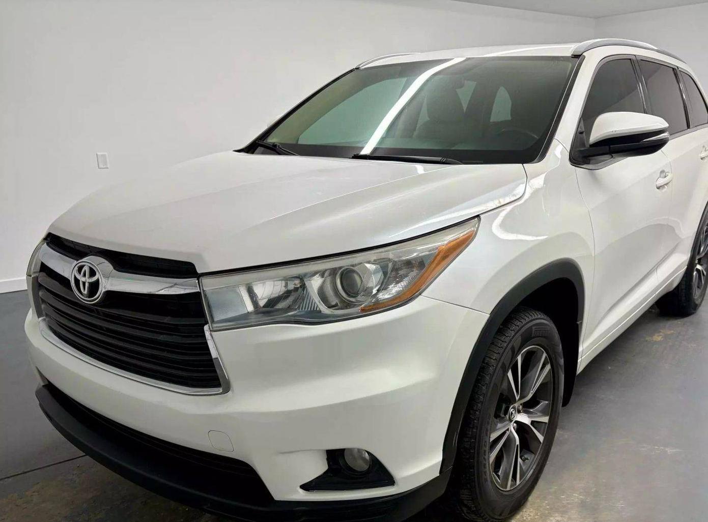 TOYOTA HIGHLANDER 2016 5TDJKRFH5GS328456 image