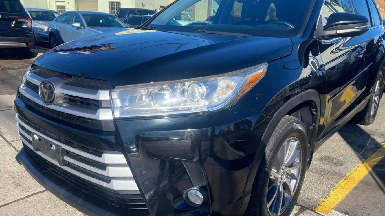 TOYOTA HIGHLANDER 2019 5TDJZRFH5KS564335 image