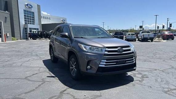 TOYOTA HIGHLANDER 2019 5TDJZRFH7KS586563 image