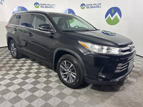 TOYOTA HIGHLANDER 2019 5TDJZRFH9KS615500 image