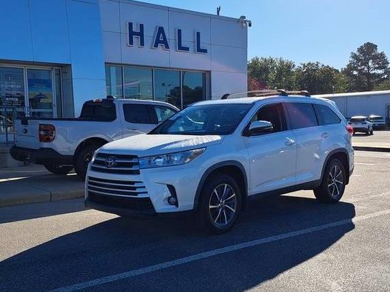 TOYOTA HIGHLANDER 2019 5TDKZRFH8KS568531 image