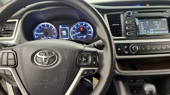 TOYOTA HIGHLANDER 2019 5TDZARFH7KS059875 image