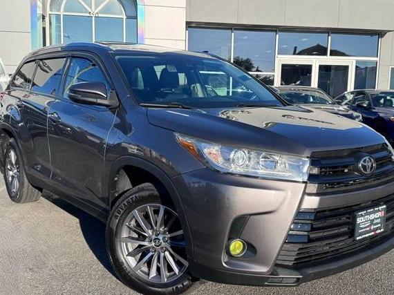 TOYOTA HIGHLANDER 2019 5TDJZRFH1KS607388 image