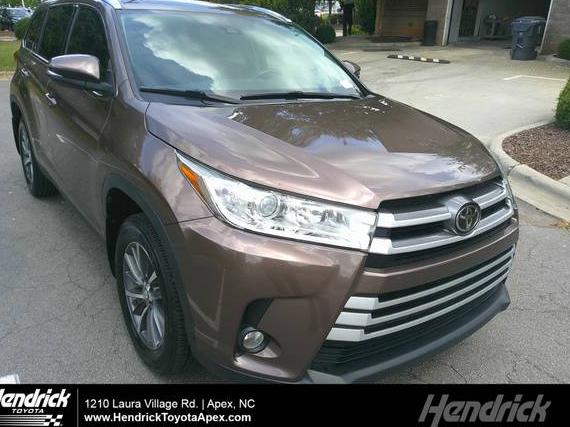 TOYOTA HIGHLANDER 2019 5TDJZRFH7KS978670 image
