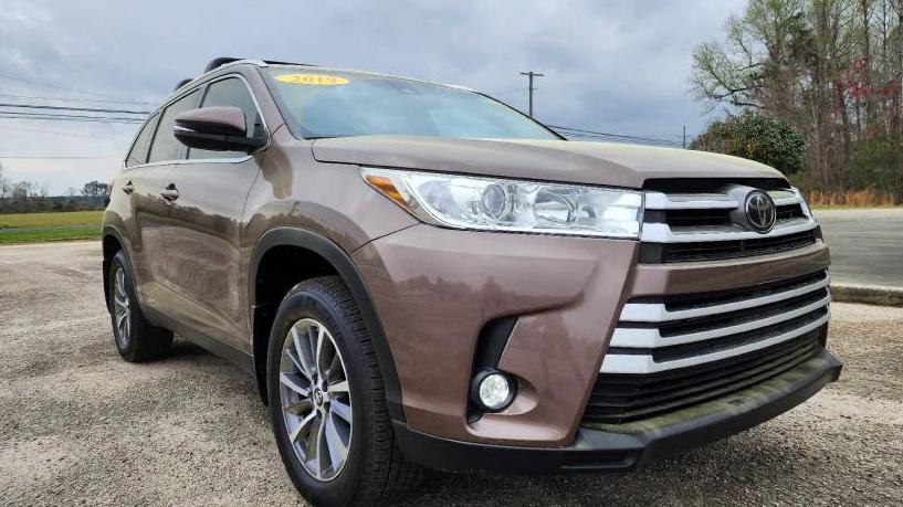 TOYOTA HIGHLANDER 2019 5TDJZRFH6KS975811 image