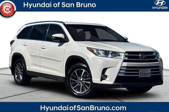 TOYOTA HIGHLANDER 2019 5TDJZRFH6KS617933 image