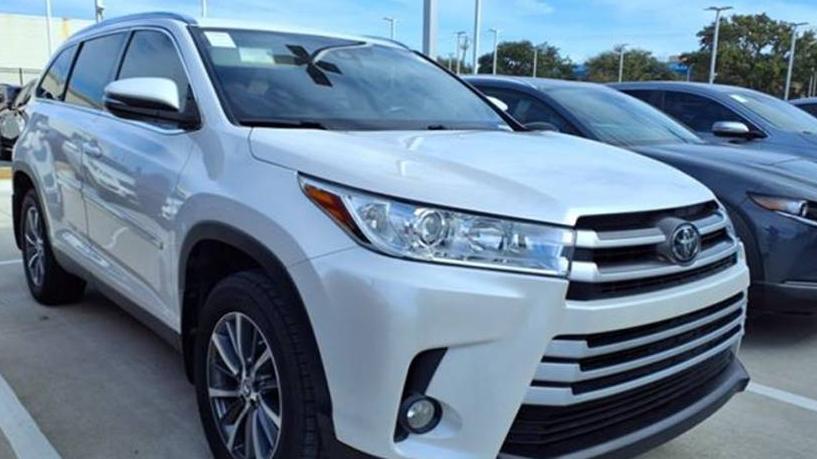 TOYOTA HIGHLANDER 2019 5TDJZRFH4KS594619 image