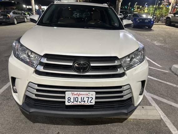 TOYOTA HIGHLANDER 2019 5TDKZRFH1KS561906 image