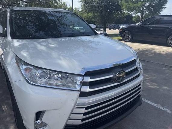TOYOTA HIGHLANDER 2019 5TDKZRFH1KS555443 image