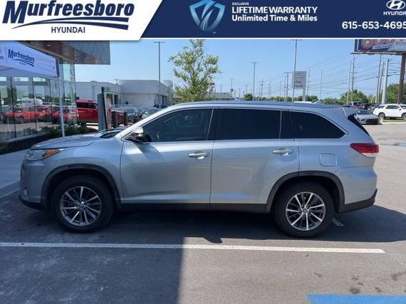 TOYOTA HIGHLANDER 2019 5TDKZRFH3KS562538 image